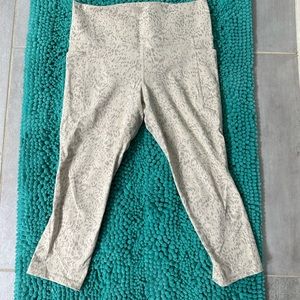 Athleta Salutation Stash Pocket II